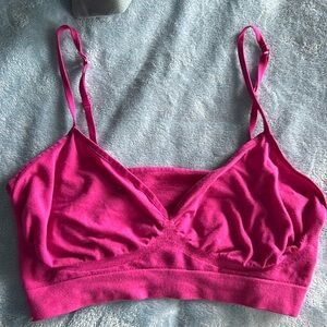 Yummie by Heather Thomson seamless v-neck bralette, magenta, size m/l
